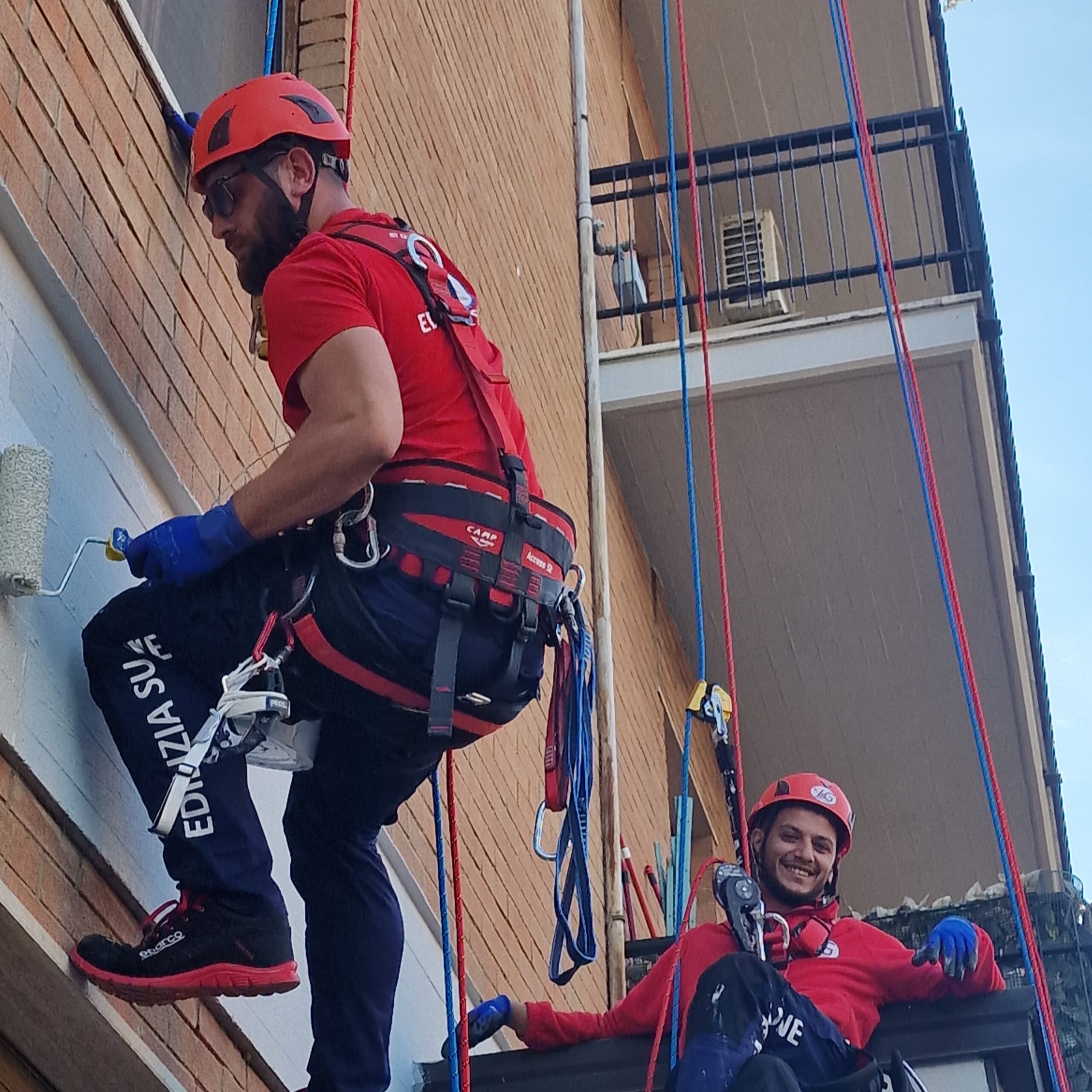 Edilizia su fune senza ponteggi
